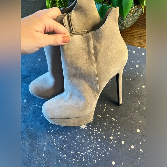 Jessica Simpson bootie heels pumps ankle boots sz 9 tan taupe - Picture 2 of 10